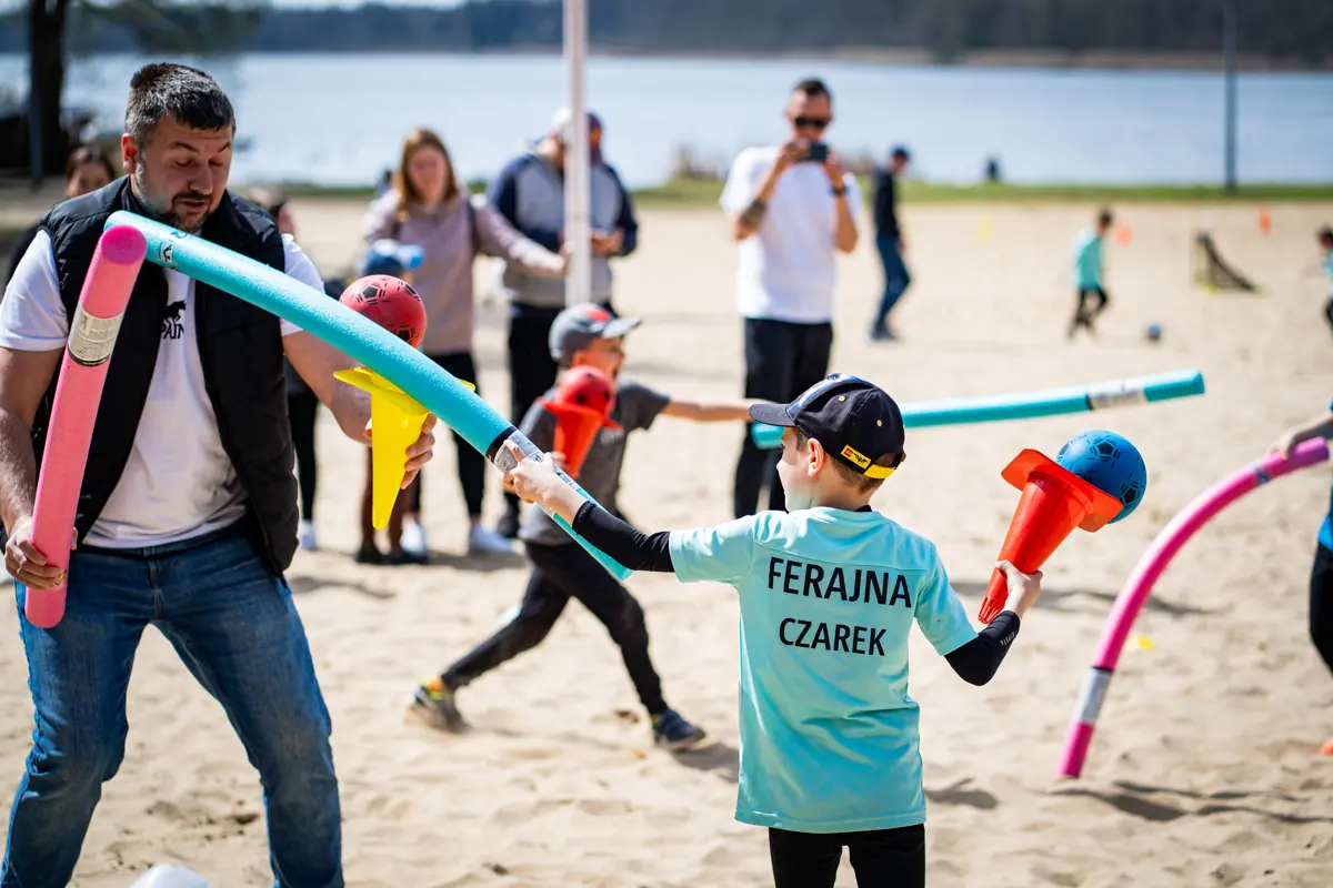 Stacja zadaniowa na plaży Kaffa podczas gry terenowej Ferajny